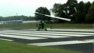 preview picture of video 'Wayne Hubbs flying his RAF2000 Gyro'