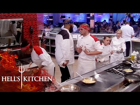 The Red Team Get Salty Over Black Jackets Helping Them | Hell's Kitchen