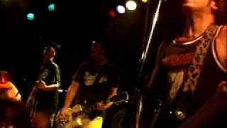 No Use For A Name - &quot;On the outside&quot; Live