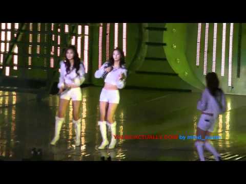 [Fancam] SNSD (Yuri biased) - Etude Remix + Ooh La La at 101016 ITNW Live in Taipei