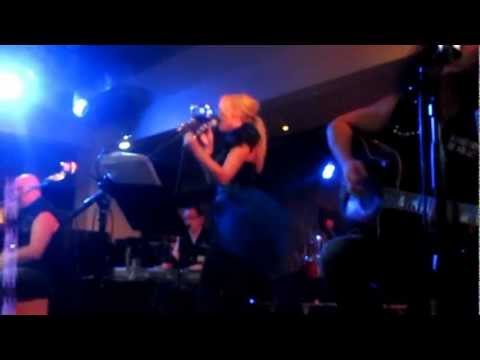 Markéta Konvičková - Domino live (Praha, 19.11.2012)