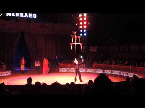 Cyrk Medrano - żonglerka