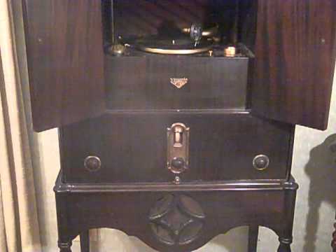 ABE LYMAN'S ORCH. - SALLY'S GOT THE BLUES - ROARING 20'S VICTROLA RADIOLA.MP4