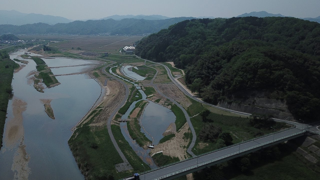 Live webcam view of Izushi River at Hirohara
