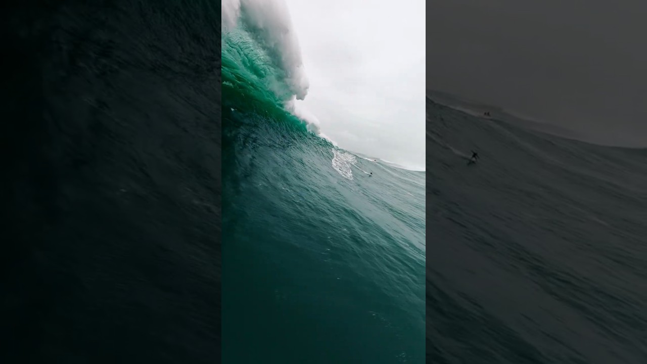 The relentless pursuit of the impossible. Riding the wave: @kalanilattanzi Jet @alemaodemaresias