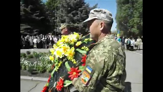 Митинг 09.05.2017 в с. Омельник, на 15 мин.06 сек. произносят имя гвардии лейтенанта Толстикова К.И., не все потеряно!