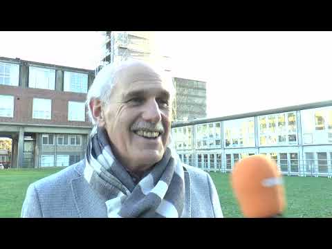 Hoogste punt van de steigerbouw rondom de toren van het Dr Neherlaboratorium