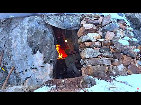 Supervivencia en una tormenta de nieve acampando en un refugio, documental sobre la naturaleza
