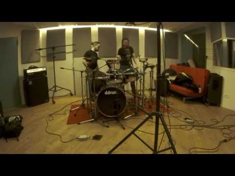 Riccardo Grechi - How to set up a drum kit in only 3 minutes!