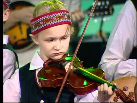 Šminiņu un Uškānu ģimene - KUR GAISMEŅA ZILA AUSA