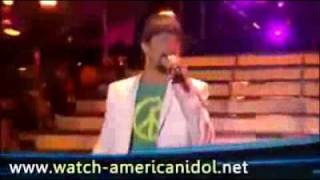 Jason Mraz singing with the idols in the american idol final episode
