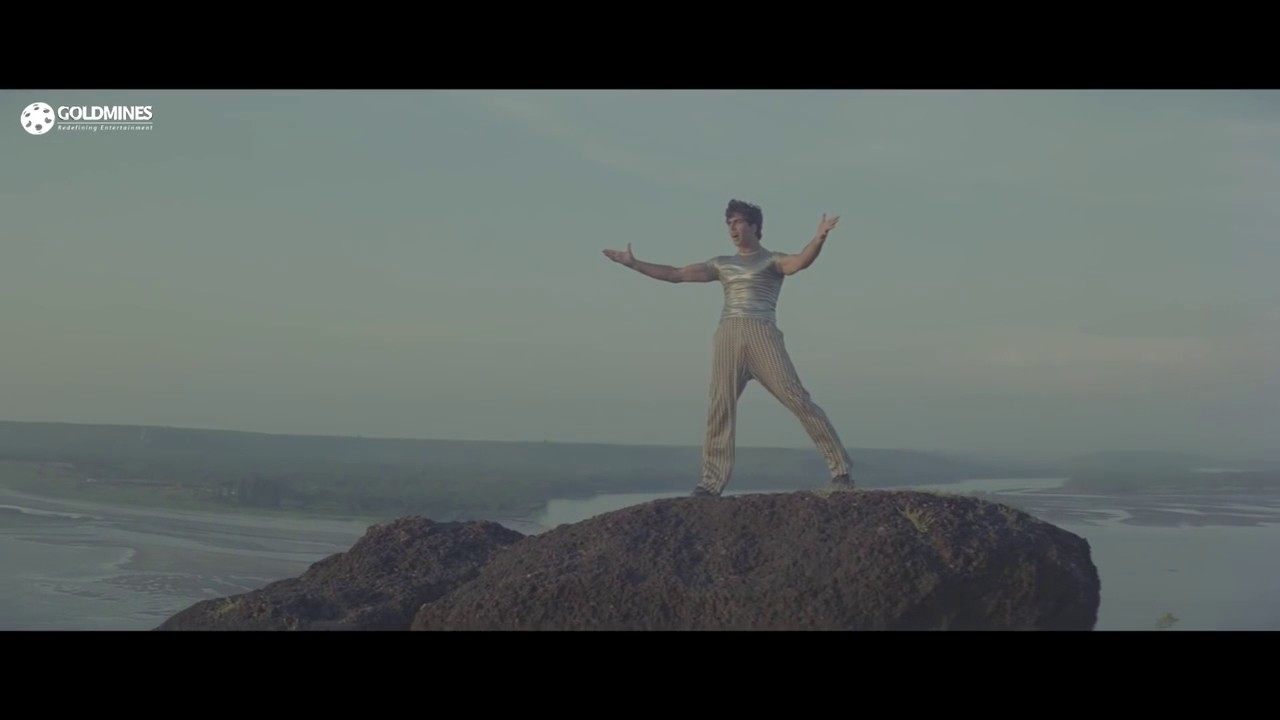 Tanha Tanha Dil Dhadke Lyrics | Angaarey | Alka Yagnik, Abhijeet | Aadesh Shrivastava