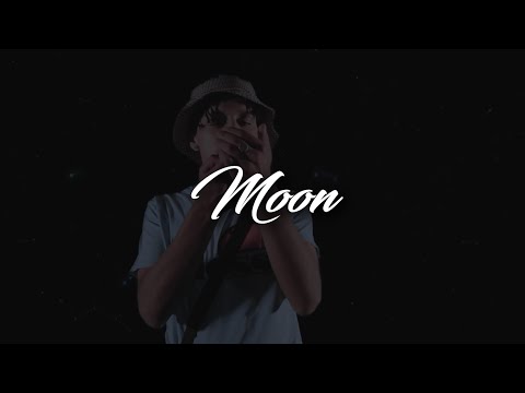 Sandrini - Moon 🌙 (Letra/Lyrics)