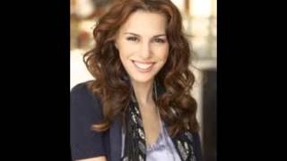 Christy Carlson Romano