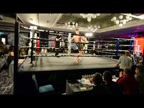 Darragh Barry vs Wayne Kelly - Nak Muay Fight Night 5