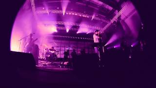 Nação Zumbi - Meu maracatu pesa uma tonelada [LIVE - Concha Acústica Salvador]