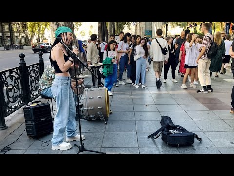 BEST VOICE IN THE WORLD! I Will Survive - Gloria Gaynor | Tbilisi Street Cover