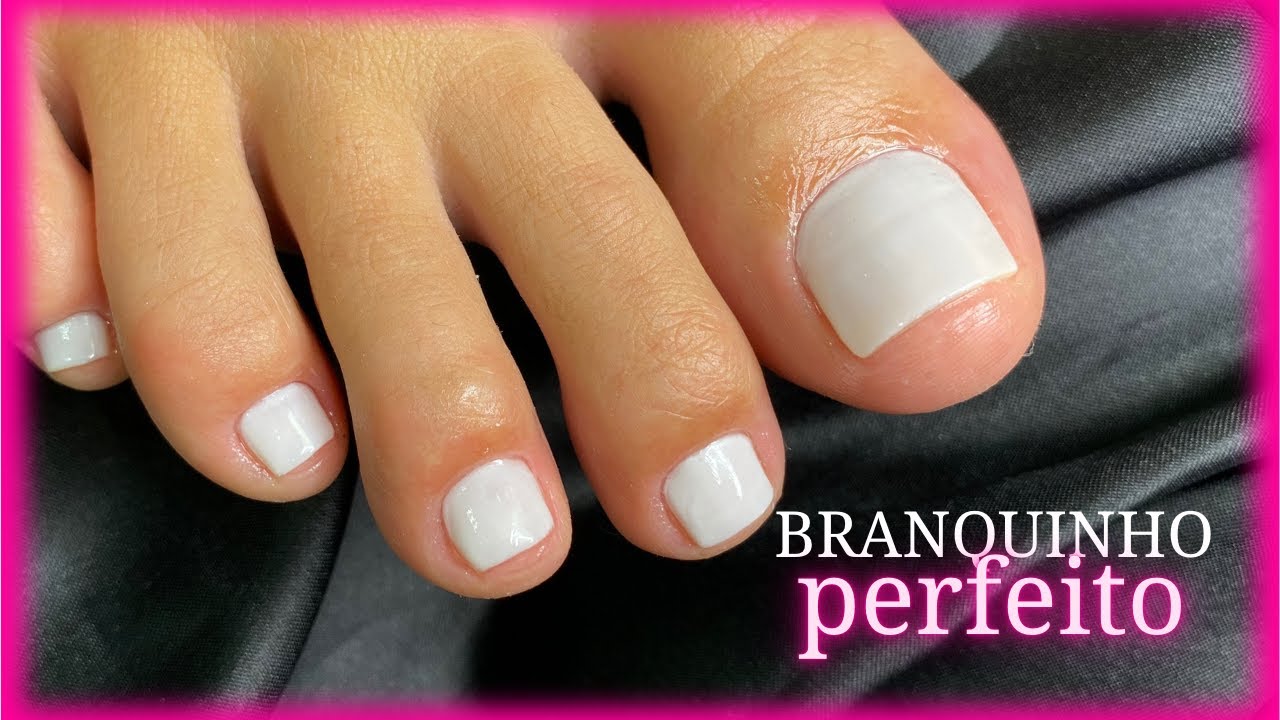 Esmaltação branca no pé sem manchas!