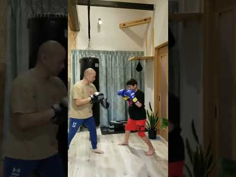 【ミット打ち】左のジャブからコンビネーション　自宅トレーニング#shorts 　