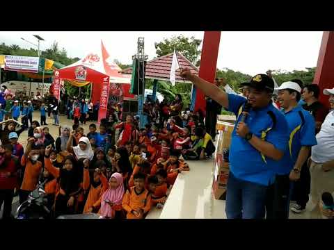 Keren, Bupati Seluma Sedang Membawakan Lagu Ciptaannya