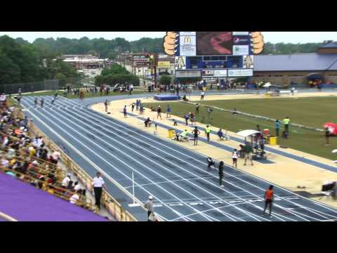 4 A 2013 Girls 4x200 Heat 1