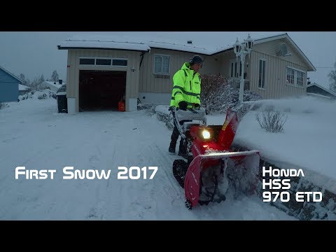 Видео обзор снегоуборщика Honda HSS 970 A ETD