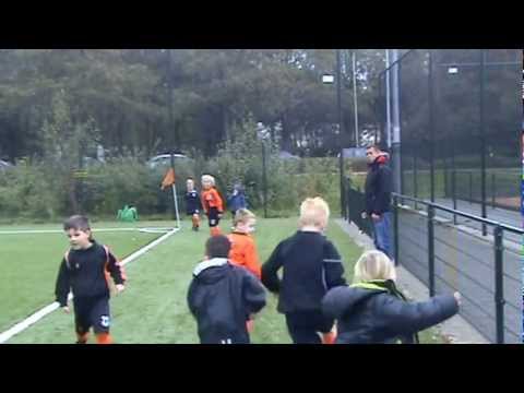 Warming up Voorschoten 97 F12 - V.V. Katwijk F7 (03-11-2012