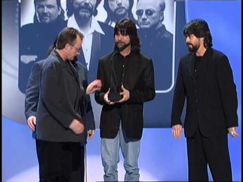 Alabama wins Favorite Country Band/Duo/Group Award -  AMAs 1999
