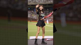 ちびっ子とバイバイをしあう林襄 （りんしゃん） #dragonbeauties  #台湾チア  臺北大巨蛋 2024/9/29【台湾チアTV】