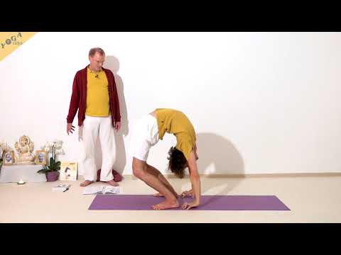 Das volle Rad mit Fingern an den Fersen - Yoga Asana Lexikon