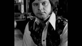 Moe Bandy -- Paper Chains