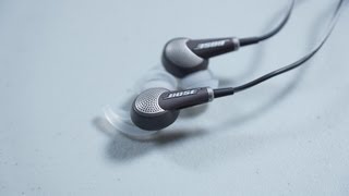 Video thumbnail for Bose QC 20i Noise Cancelling Headphones Unboxing & Review by Gloob