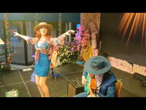 Promotional video thumbnail 4 for Songbird Vocal Guitar Duo