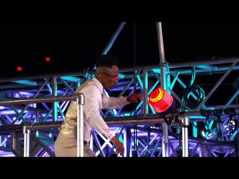 Donovan Metoyer at the Vegas Finals: Stage 1 - American Ninja Warrior 2022 (FF)