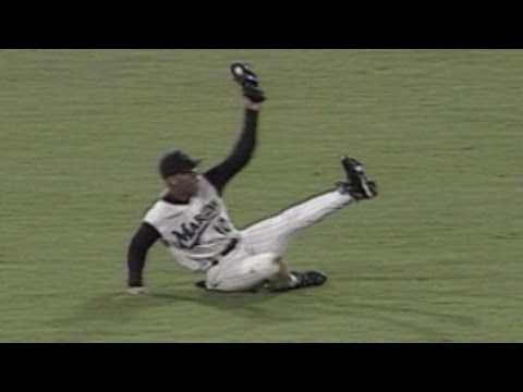 WS1997 Gm7: Sheffield robs Thome with sliding catch