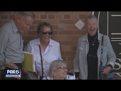 Pius XI graduates from 1959 visit alma mater | FOX6 News Milwaukee
