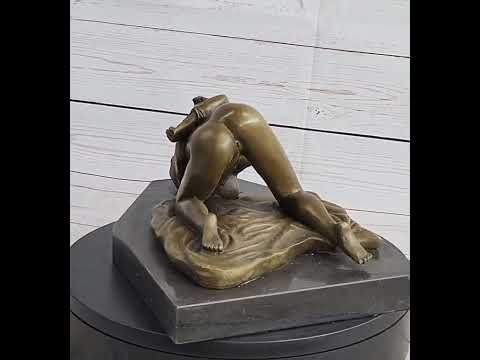 U har doim yalangoch uxlardi. Hurmatli qiz bilan jinsiy aloqa video