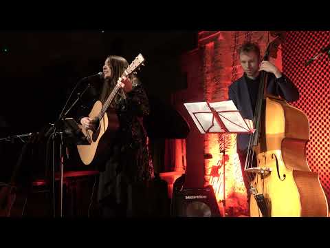 Daisy Chute  - Troubadour Boy @ The Bear Club 12-02-2022-4k