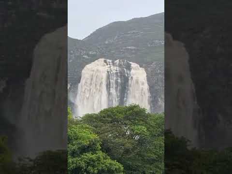 Cachoeira dos Inhames em Santana de Pirapama-MG