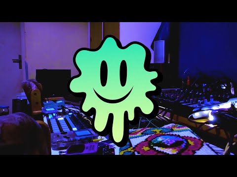 Chiptune Techno Hardware Liveset #01 (Nanoloop 2, LSDj, Mssiah, Microbrute, Volca Beats,)