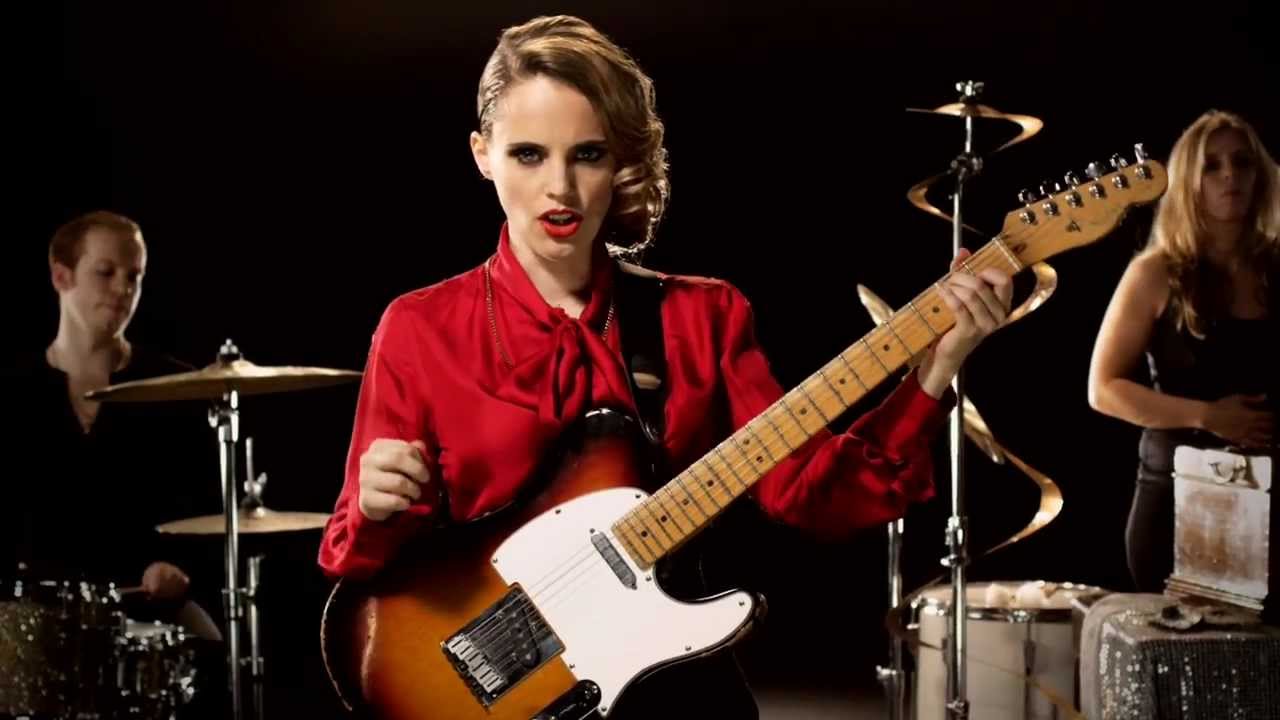 Anna Calvi - Suzanne And I (Official Video) - YouTube