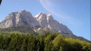 preview picture of video 'View of Zugspitze from the Train'