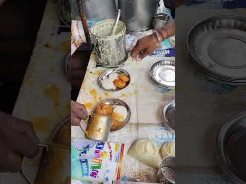 Must-visit spot in Valsad for medu vada & idli #shorts #idli #foodie #valsad #famous #viral