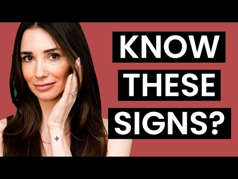 Signs she wants you to make a move (how to tell, from a girl)