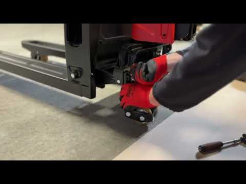 Paleciak elektryczny EP F4 - montaż dodatkowych kół podporowych.