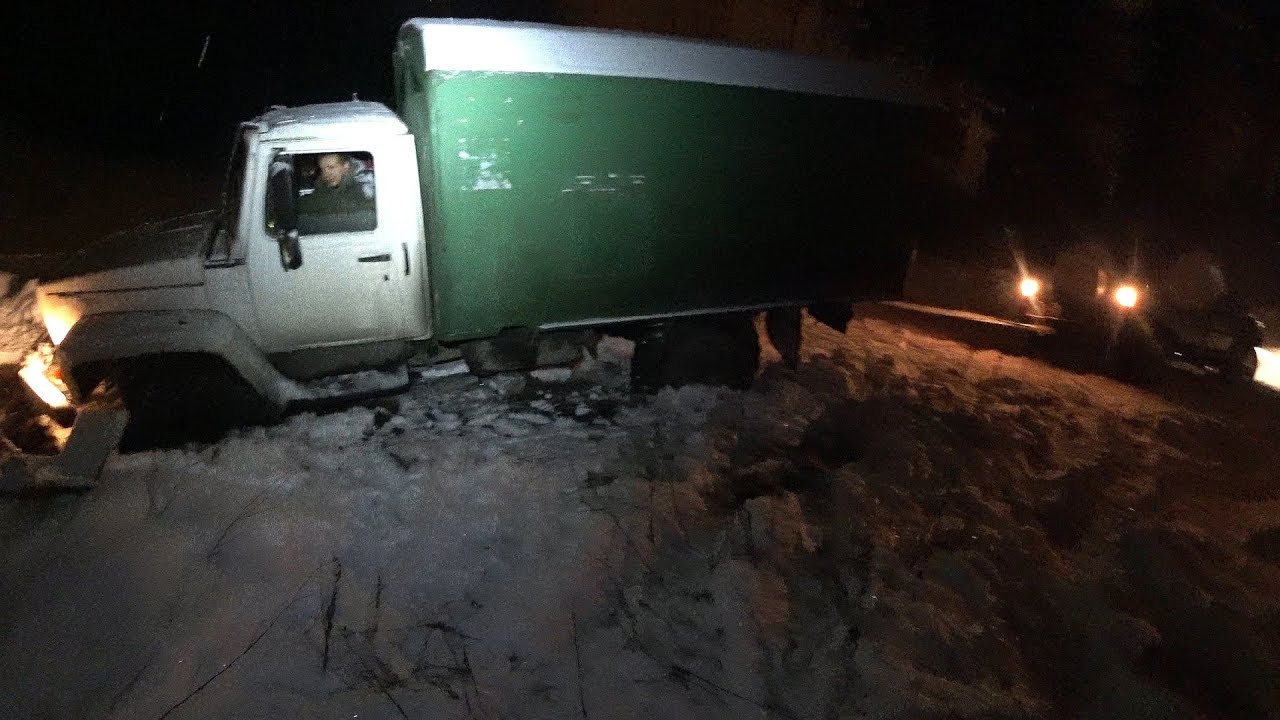 УАЗ Патриот вытаскивает грузовик Садко.