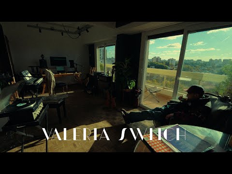 03 - Valeria Switch (Visualizer Oficial)