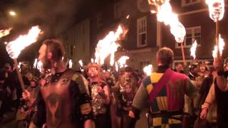 preview picture of video 'Lewes, The Amazing November 5th Bonfire Night Celebrations for 2012 part 1'