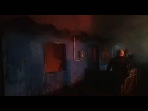 Incendiu de proporţii la o locuinţă din Izvoarele