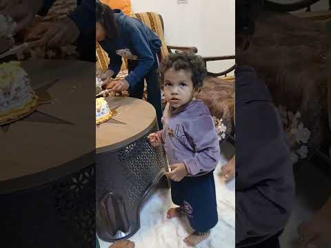 shreena eats cake @marriage anniversary of pawan bhaiya and renuka bhabhiji